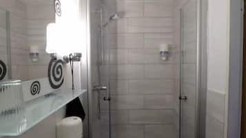 Basic Double Room | Bathroom