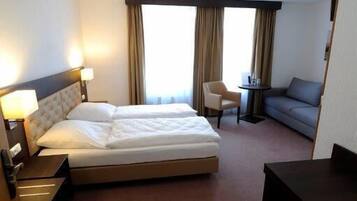 Kamar Double Comfort | Brankas, tirai kedap cahaya, Wi-Fi gratis, dan seprai linen