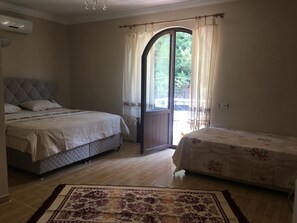 Basic Apartment | Desk, free WiFi