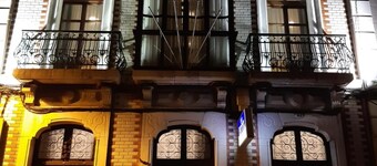 利亞內斯港飯店