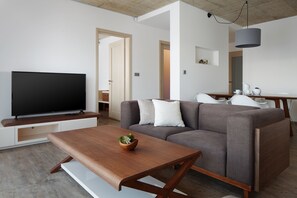 135-cm flat-screen TV with satellite channels, TV