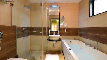 Suite | Bathroom