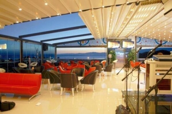 Aamiainen ja illallinen