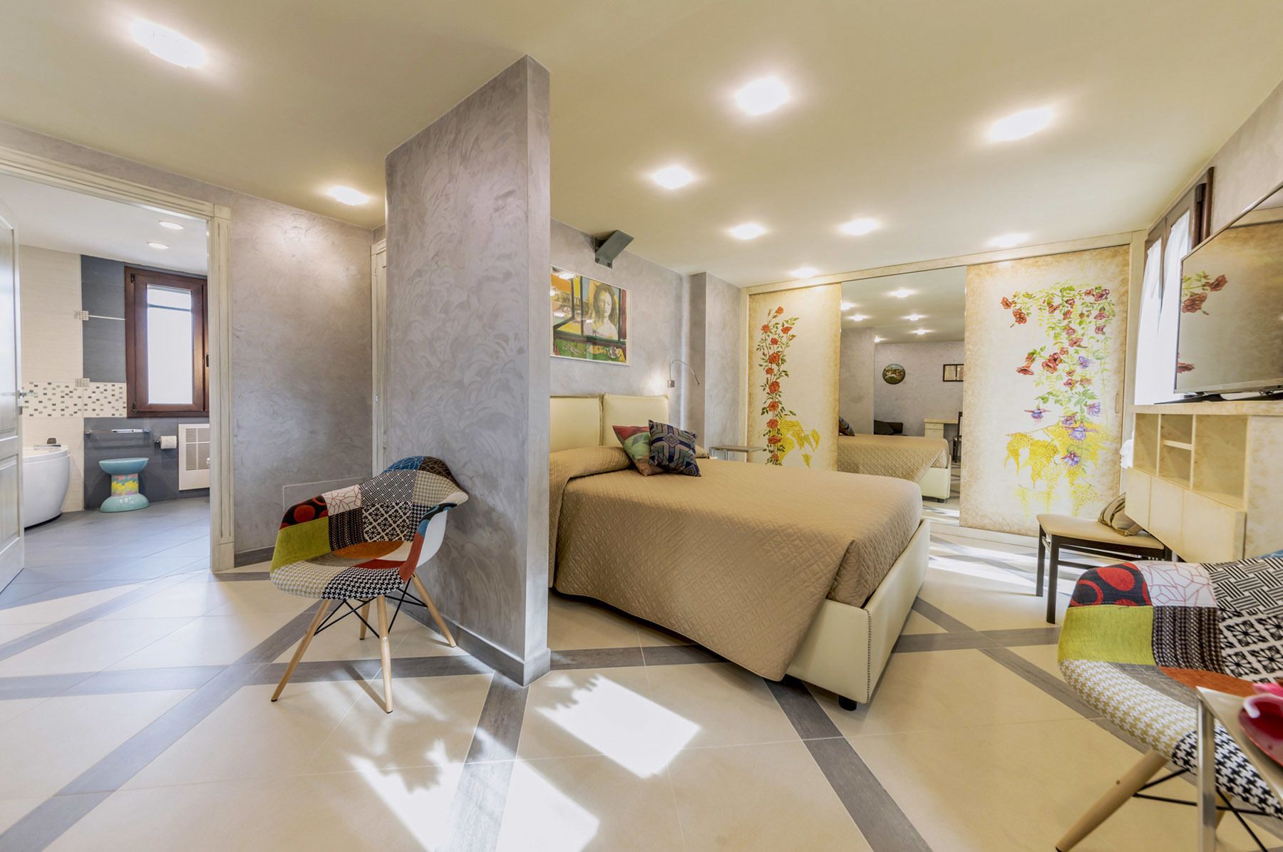 Deluxe Double Room, Hot Tub | Minibar, in-room safe, free cots/infant beds, free WiFi