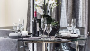 Deluxe Apartment, Multiple Beds, Non Smoking | In-room dining - Orchid House Serviced Apartment (Watford)