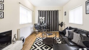 Deluxe Apartment, Multiple Beds, Non Smoking | Living room | Flat-screen TV - Orchid House Serviced Apartment (Watford)