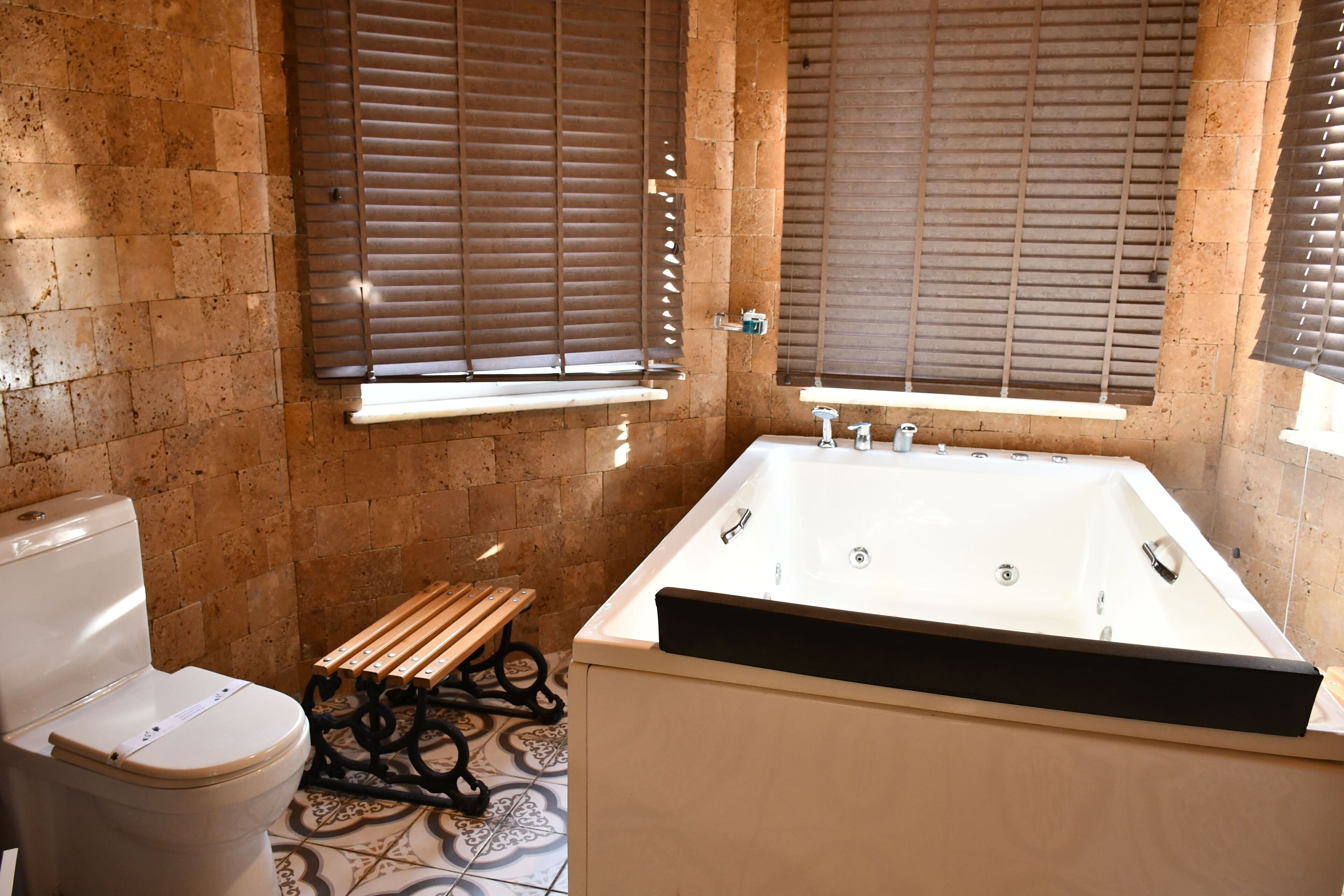 luxury room, jetted tub | 1 bedroom, minibar, laptop workspace, iron/ironing board