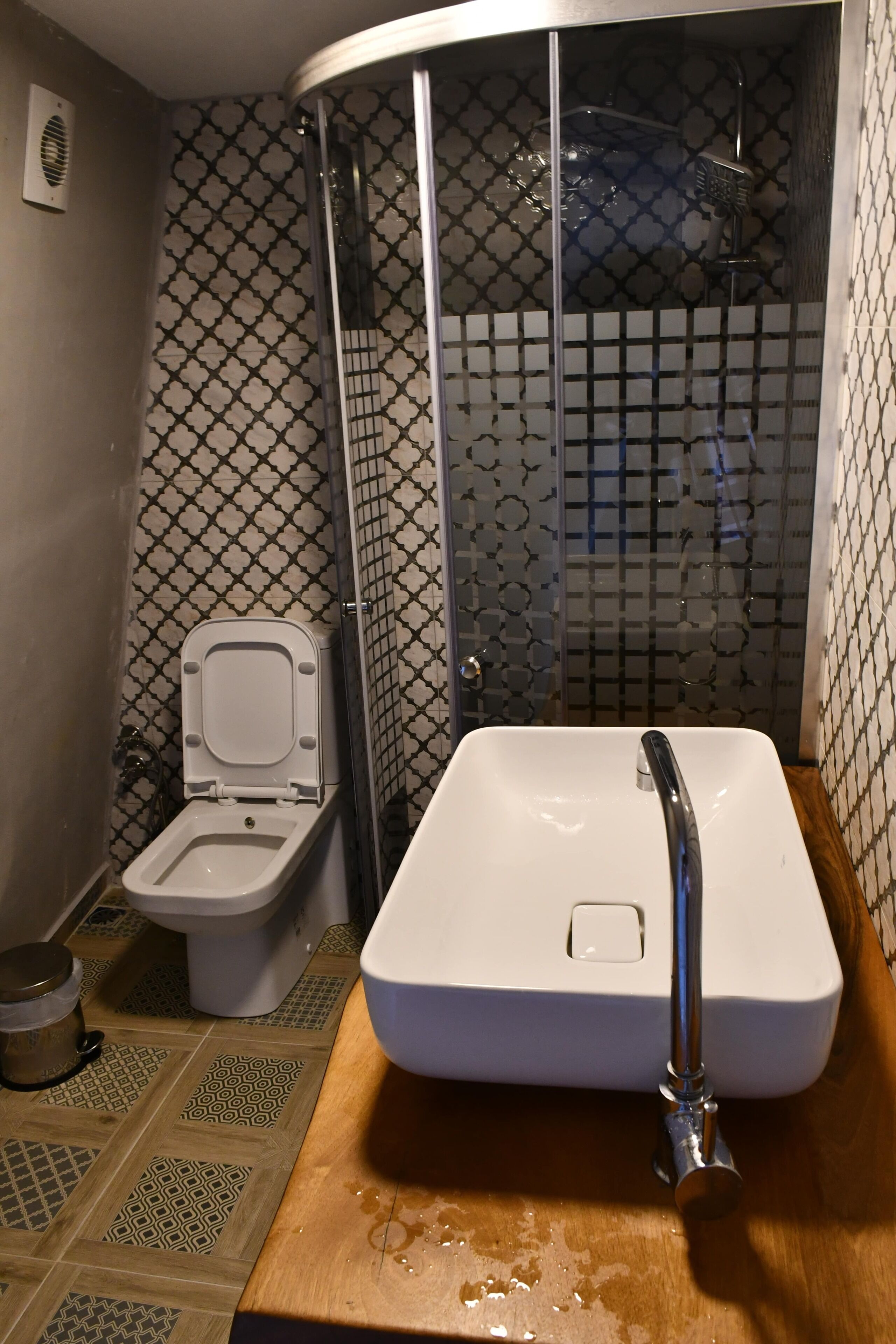 grand tent | 1 bedroom, minibar, laptop workspace, iron/ironing board