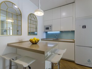 Fridge, microwave, oven, dishwasher