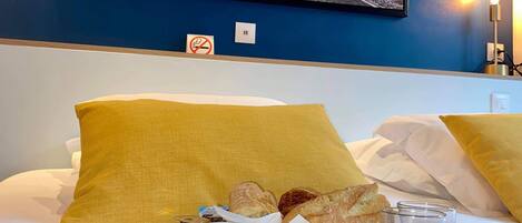 Habitación Deluxe doble | Decoración individual, mobiliario individual, escritorio