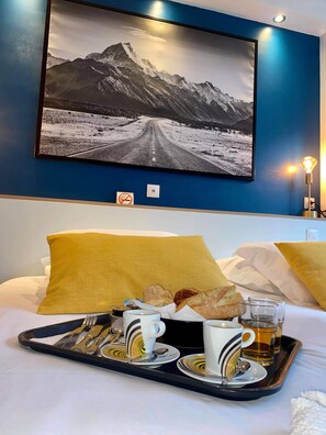 Deluxe-dobbeltværelse | Individuelt design, individuel indretning, skrivebord