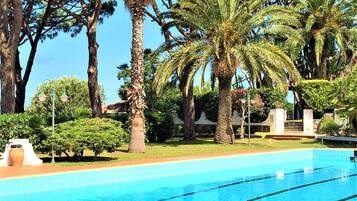 Piscine extérieure