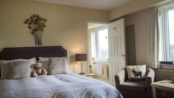 Habitación doble | Escritorio, cortinas opacas, tabla de planchar con plancha y wifi gratis