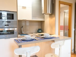 Fridge, microwave, oven, coffee/tea maker - Suite San Francisco Living4malaga (Málaga)