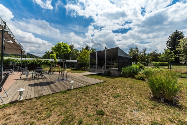 Terrace/patio - Nad Královnou Hotel & Restaurant (Prague)