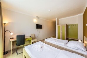 書桌、遮光布/窗簾、搖籃/嬰兒床、免費無線上網