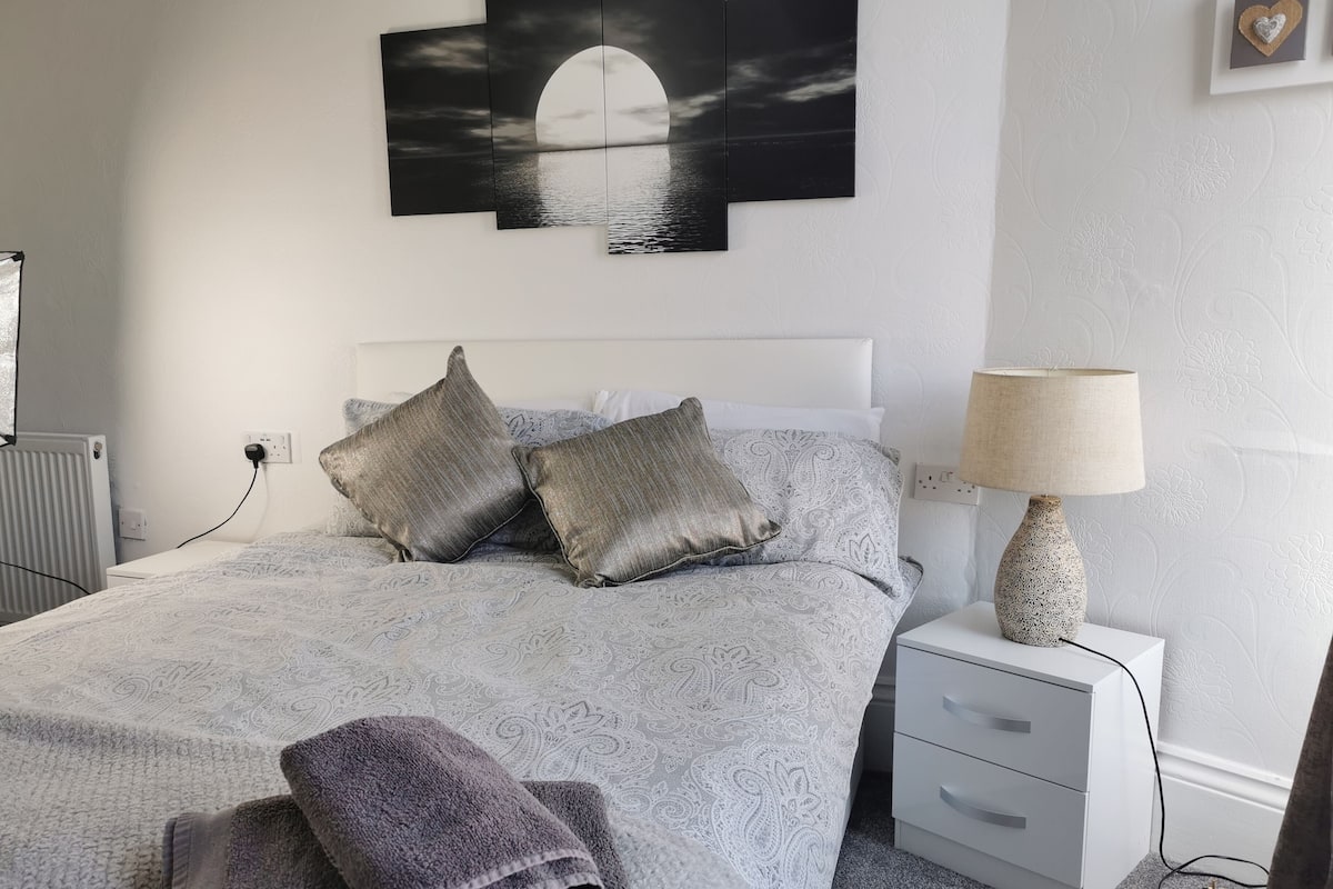 Classic Double Room, Ensuite, Sea View (Double with Sea View)