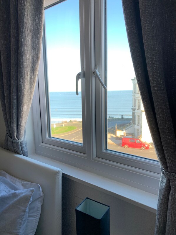 基础双床房, 公共浴室, 海景 (Twin Room 3rd Floor)