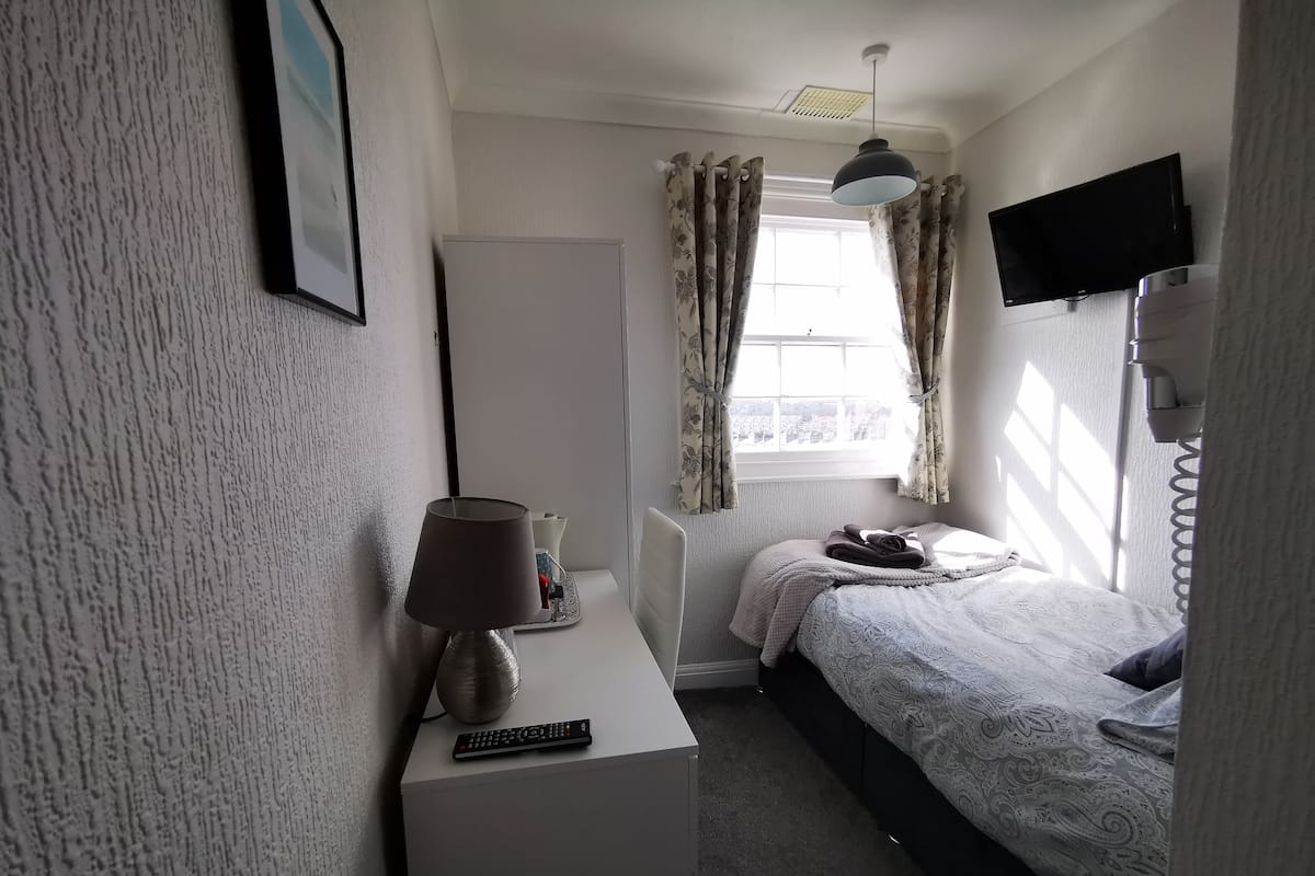 Comfort Single Room, Ensuite, City View (3rd Floor)