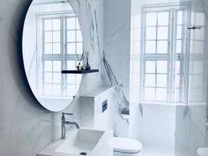 Luxury Apartment | Bathroom - The Nordic Collection IX (Copenhagen)