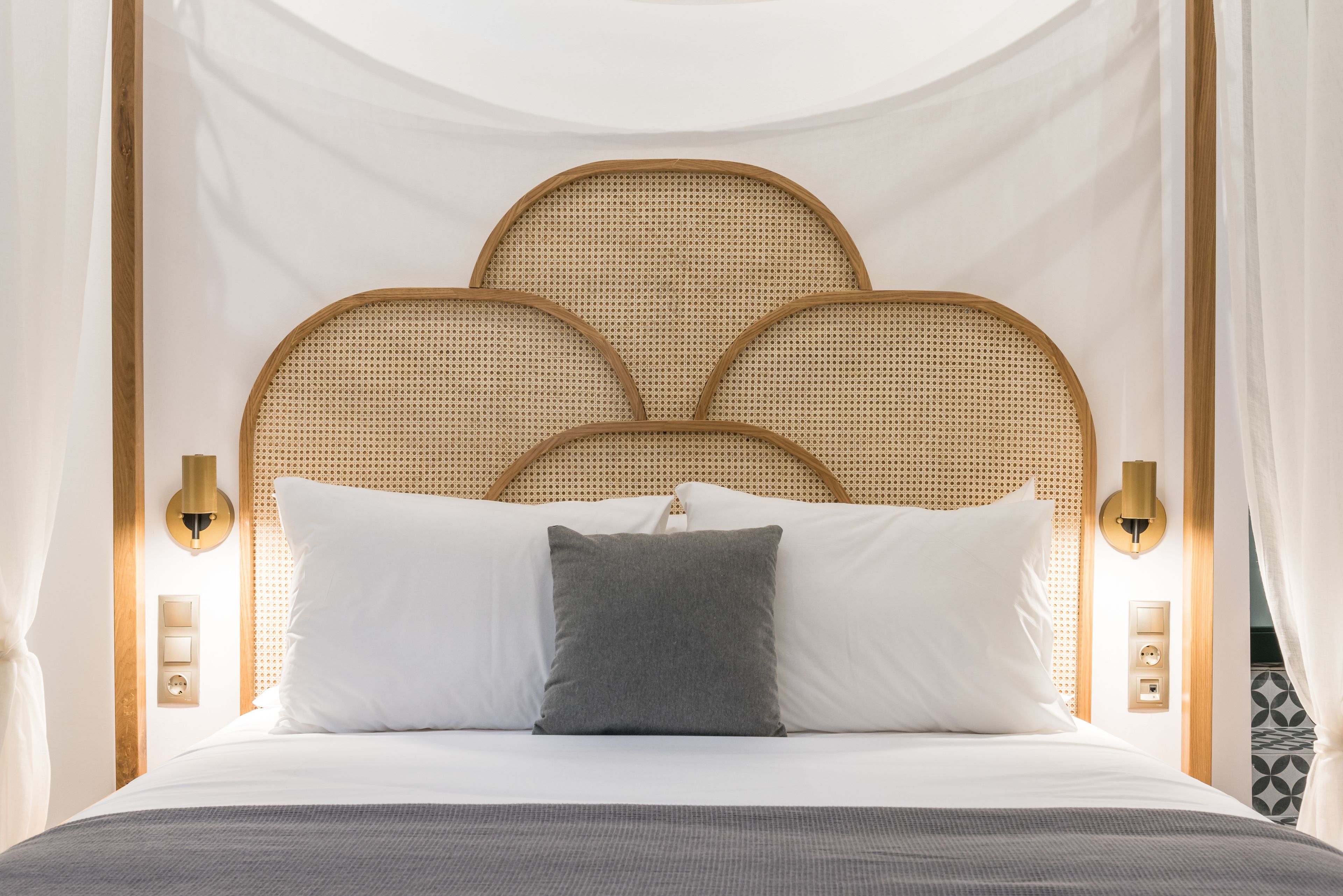 double room, jetted tub | premium bedding, in-room safe, desk, soundproofing