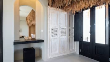 Superior Horizon Suite | Egyptian cotton sheets, premium bedding, individually decorated