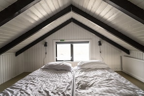 Cottage, 4 Bedrooms | Free WiFi, bed sheets - Black beach cottage (Sveitarfélagid Ölfus)