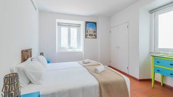 WiFi (free), bed sheets