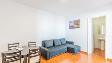Family Room | WiFi (free), bed sheets