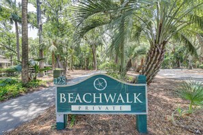 Property grounds - 102 Beachwalk – Your Coastal Retreat Just Moments from the Shore! (Hilton Head Island)