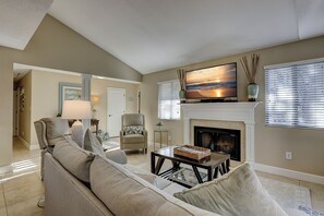 Smart TV - 102 Beachwalk – Your Coastal Retreat Just Moments from the Shore! (Hilton Head Island)