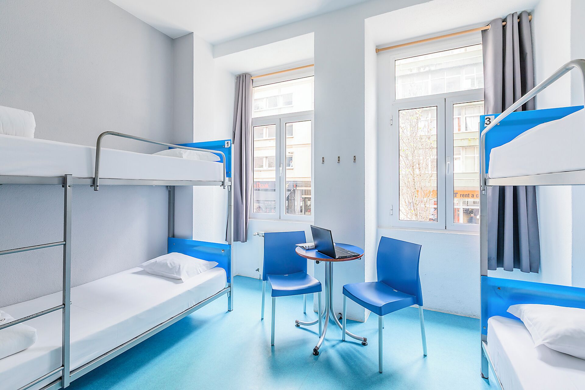 Tabla de planchar con plancha y wifi gratis 