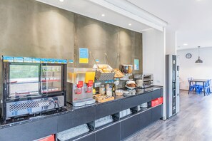 Ilmainen päivittäinen itsepalveluaamiainen 