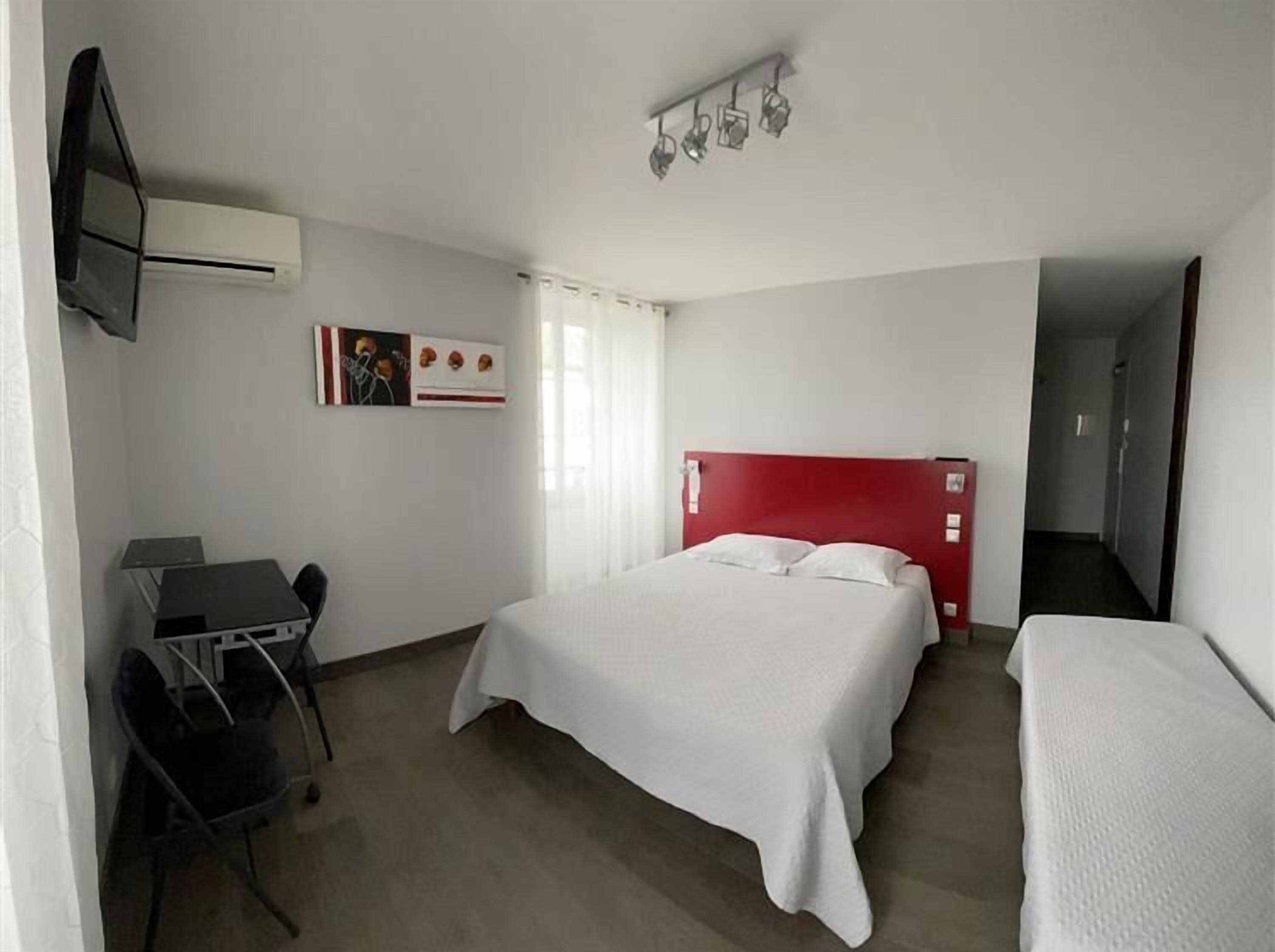 comfort double room | blackout curtains, free cots/infant beds, free wifi, bed sheets