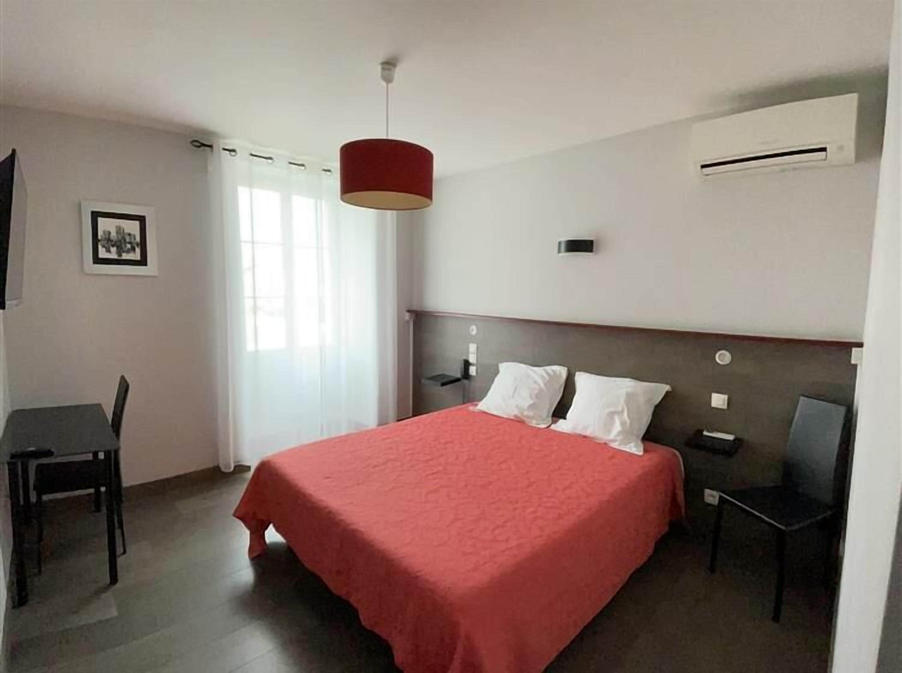 comfort double room | blackout curtains, free cots/infant beds, free wifi, bed sheets