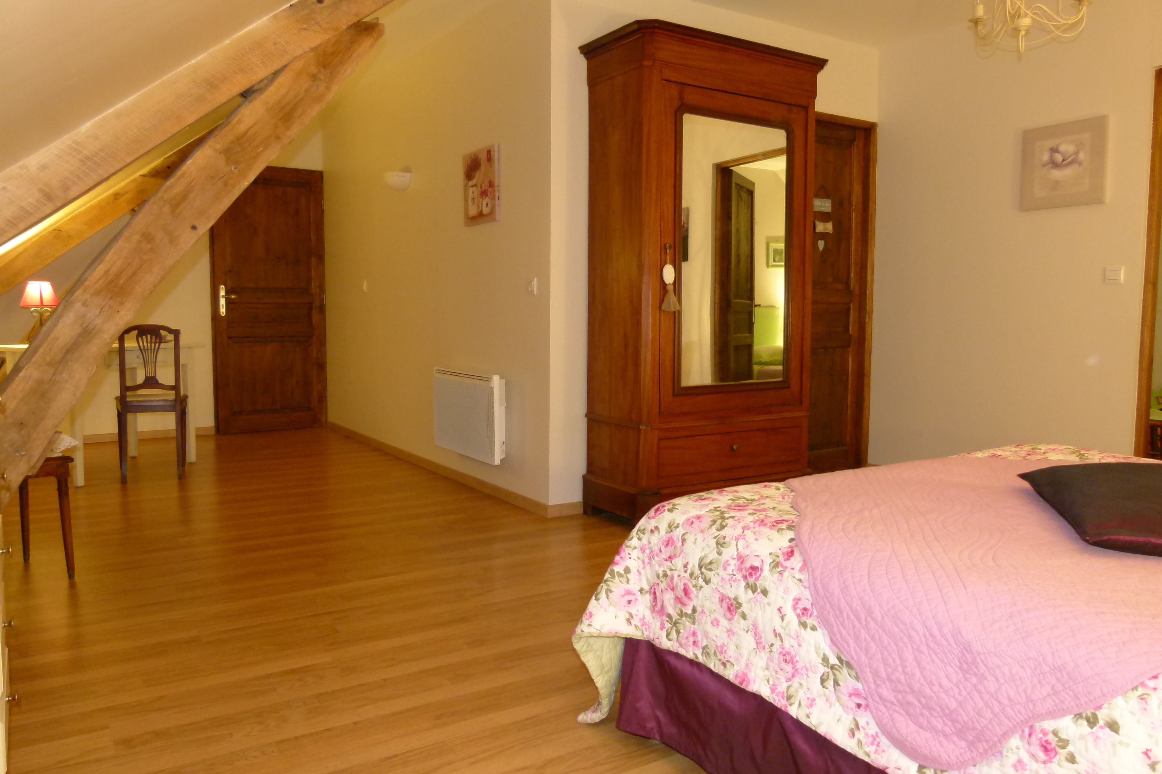 Suite, salle de bains attenante (3 épis) | Draps en coton égyptien, literie de qualité supérieure, minibar