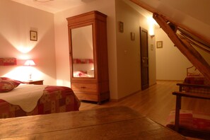 Tripla Comfort, bagno in camera (3 épis) | Biancheria in cotone egiziano, biancheria da letto di alta qualità