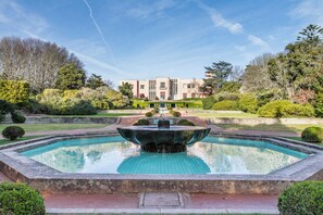 Beach nearby, 10 beach bars - HI Porto – Pousada de Juventude - Hostel (Porto)