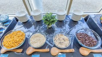 Gratis frukost med självservering varje dag