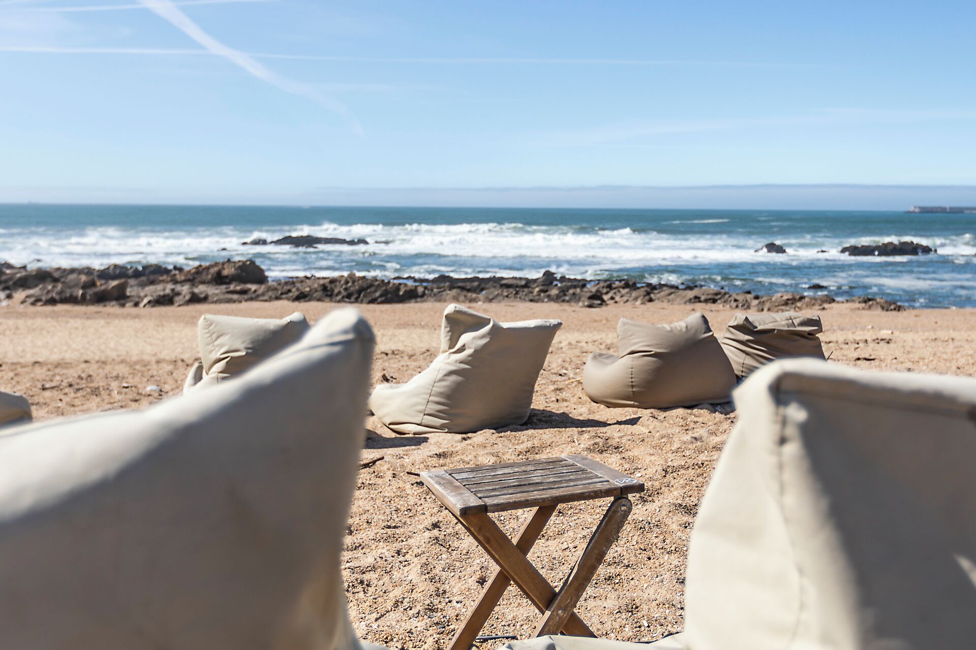 Nära stranden och 10 strandbarer