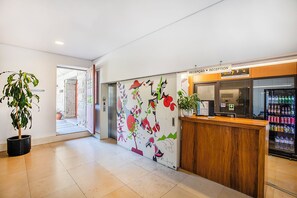 Reception - HI Guimarães – Pousada de Juventude - Hostel (Guimarães)