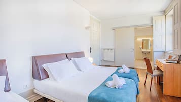 6 habitaciones, cortinas blackout y tabla de planchar con plancha