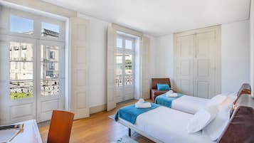 Habitación con 2 camas individuales | 6 habitaciones, cortinas blackout y tabla de planchar con plancha