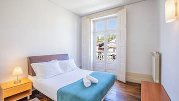 Apartamento, 1 habitación | 6 dormitorios, cortinas opacas, tabla de planchar con plancha