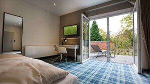 Superior Double Room | Balcony view - Haberkamp Hotel (Achim)
