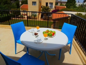 Apartment, 1 Bedroom | Iron/ironing board, free WiFi, bed sheets