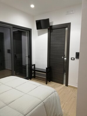 Hypo-allergenic bedding, memory foam beds, desk, soundproofing - Bed and Breakfast Controtempo (Reggio Calabria)