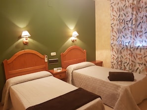 Bureau, Wi-Fi gratuit, draps fournis