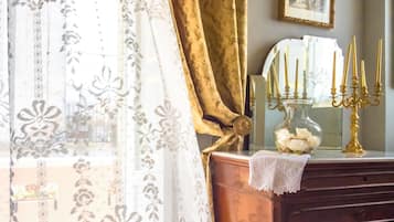 Ropa de cama de alta calidad, cubrecamas y colchones con pillow-top