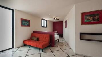 Loft Confort, para no fumadores, balcón | Área de sala de estar | Televisión de plasma